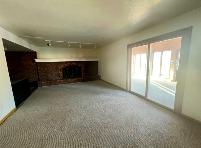 Building Photo - 301 W Mangrum Dr