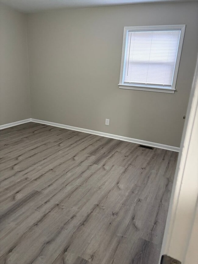 Building Photo - Newly Renovated For You!