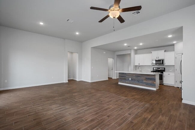 Building Photo - 8301 Turnberry Ln