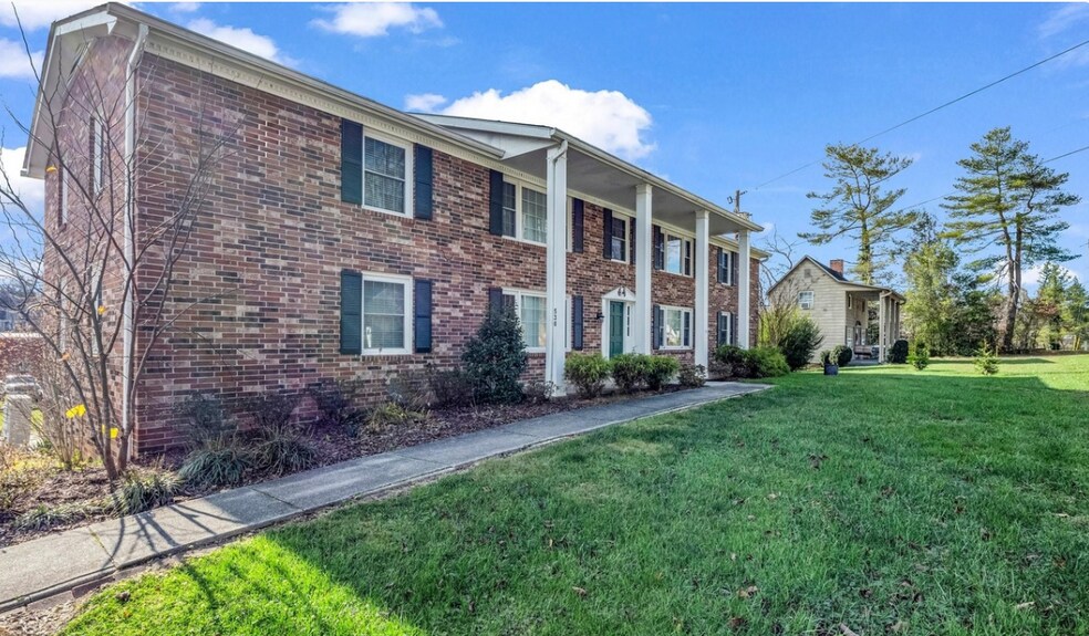 Exterior - 530 Whispering Hills Dr