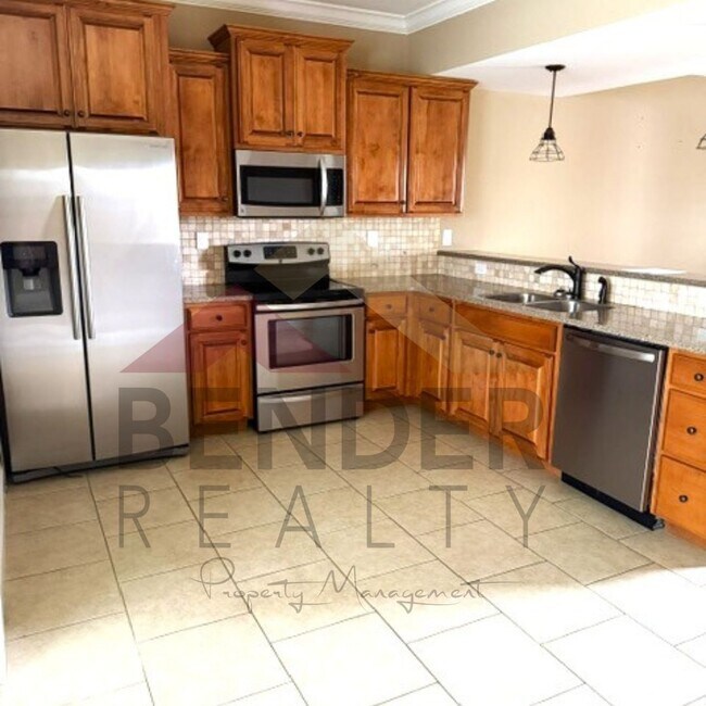 Building Photo - **REDUCED** TOWNHOME IN THE CITY