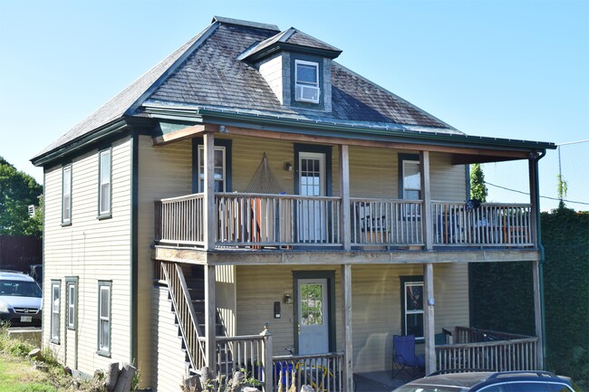 Building Photo - 239 Main St