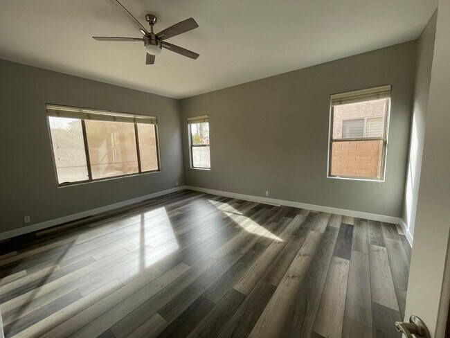 Building Photo - 2225 E Detroit St