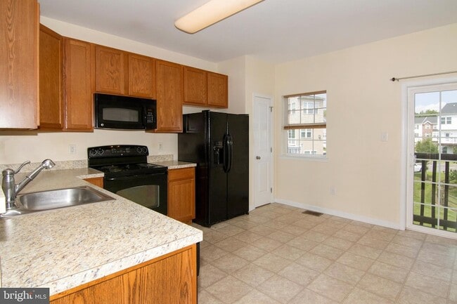 Building Photo - 517 Boxwood Ln