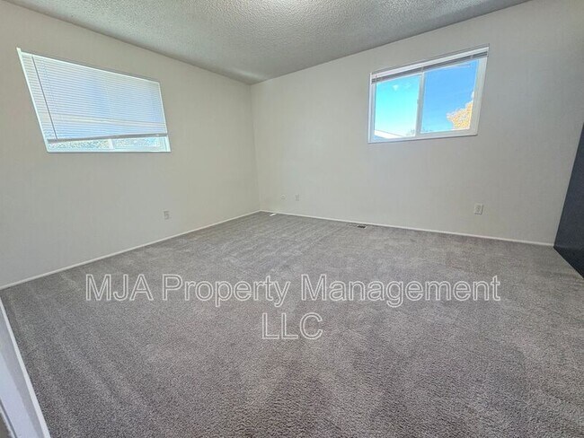 Building Photo - 4735 S 1900 W