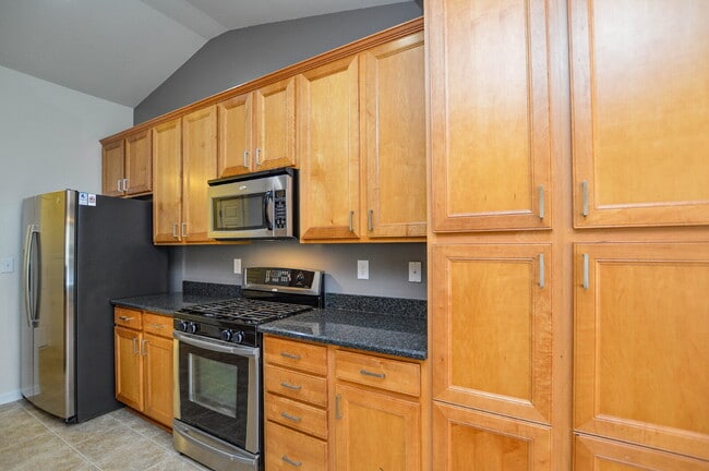 Building Photo - Legacy Park 3BR Home on 1 Acre with Loft, 3 Baths, and Summer-Ready Amenities  3 Bedrooms | 3 Bat...