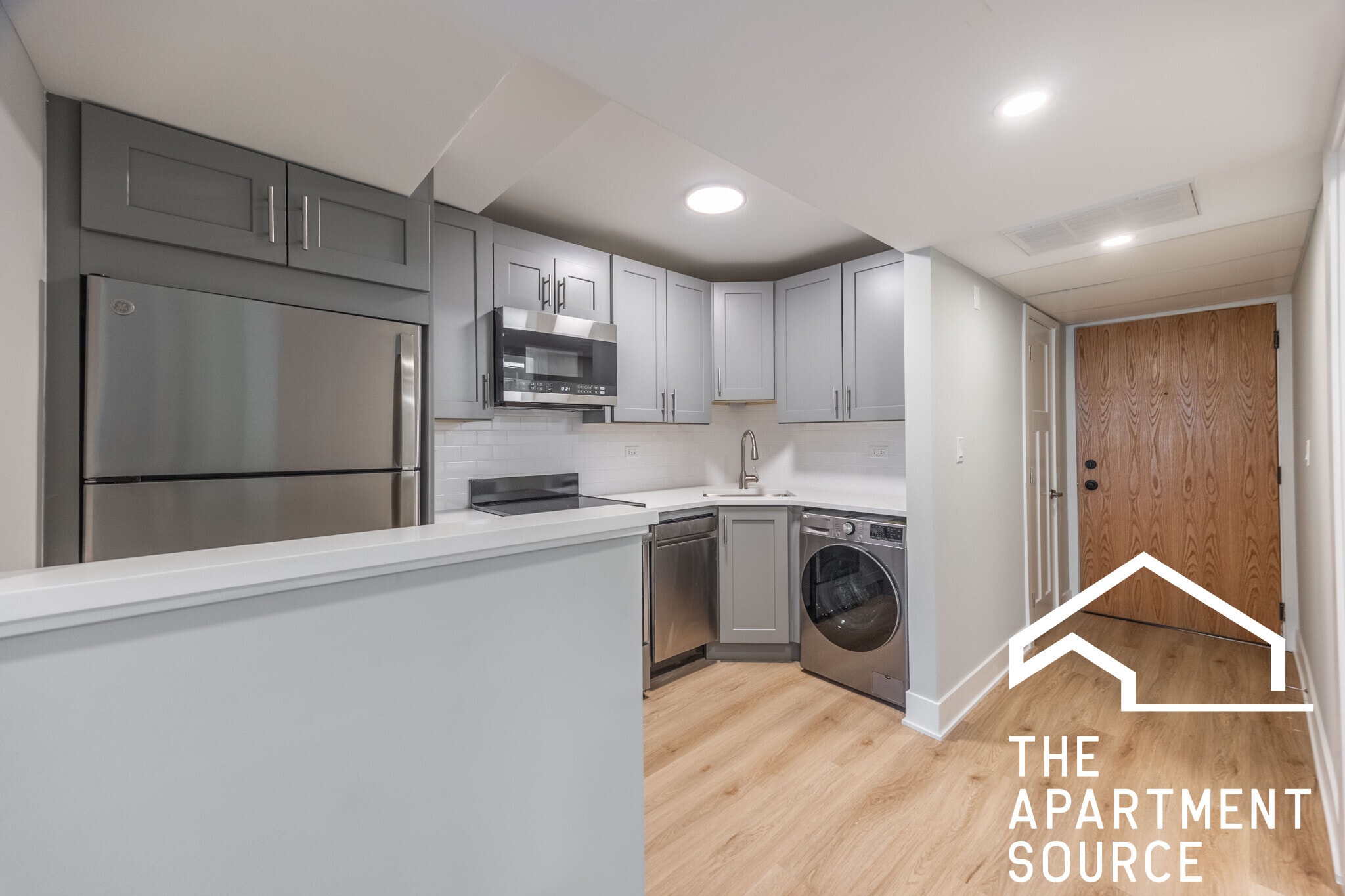 Building Photo - 1223 N La Salle Dr