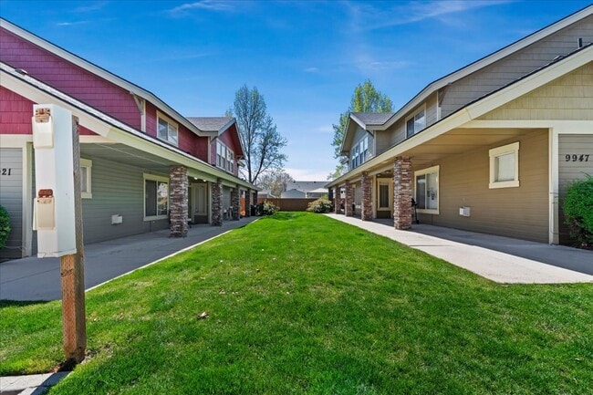Building Photo - 9824 W Rosecroft Ct