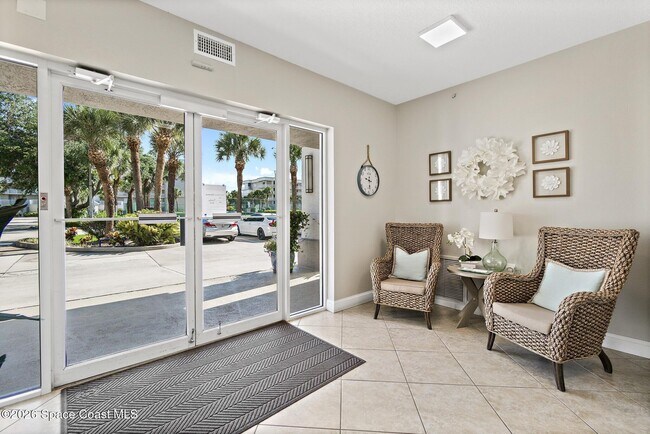 Building Photo - 601 Shorewood Dr