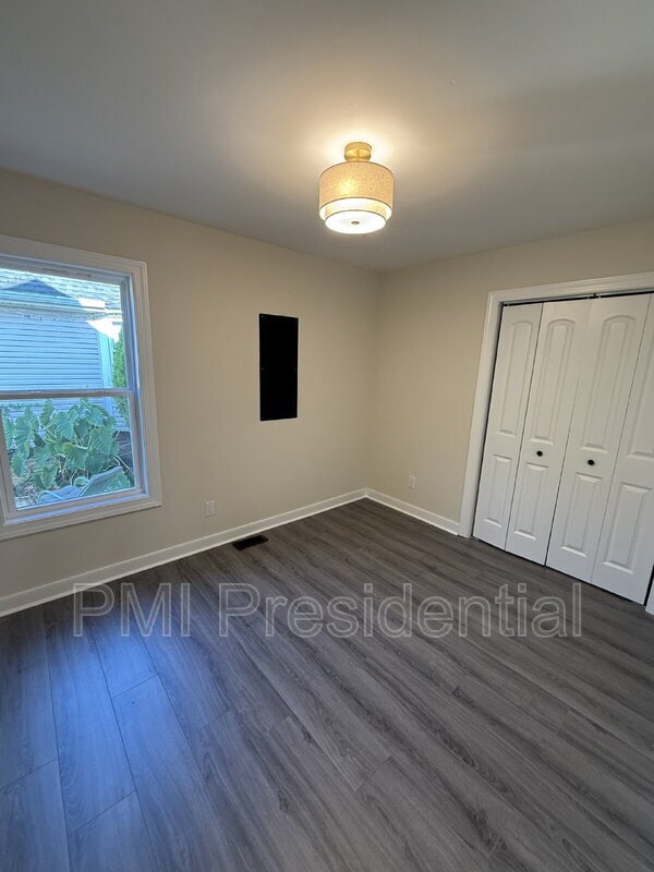 Building Photo - 13702 Danbury Dr