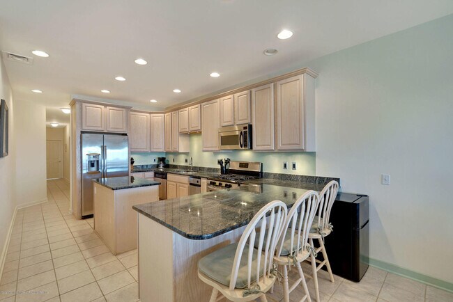 Building Photo - 209 Beach Front