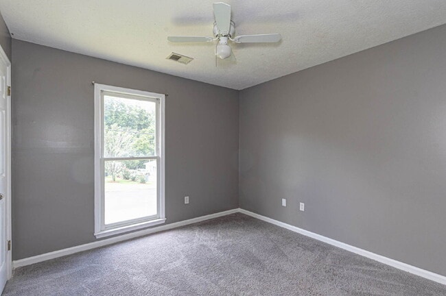 Building Photo - Move-In Ready 3/2 in Columbus | Appliances + W/D + Lawn Care + Pest Control Included | $1,600/mo