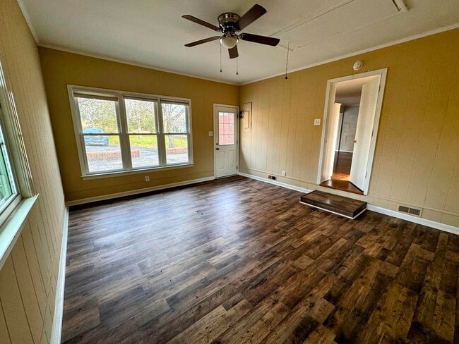 Building Photo - 11 Cooks Rd