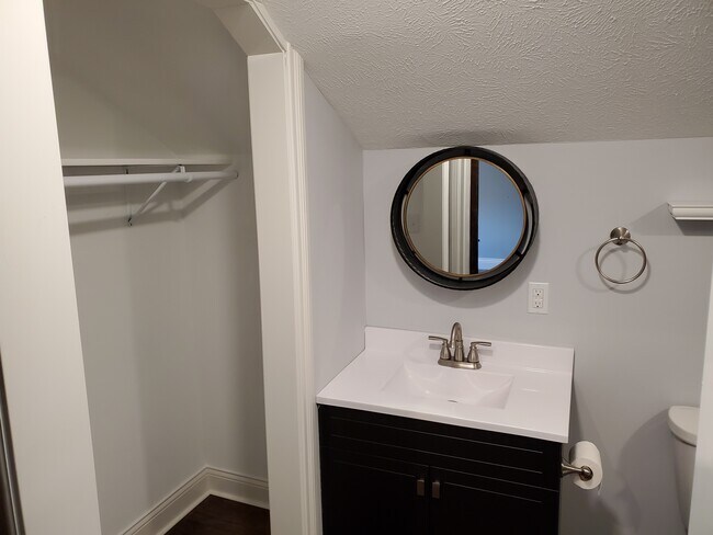 Building Photo - 401 High St