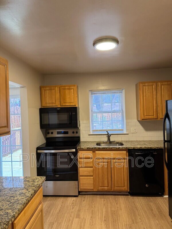 Building Photo - 709 St Michaels Dr