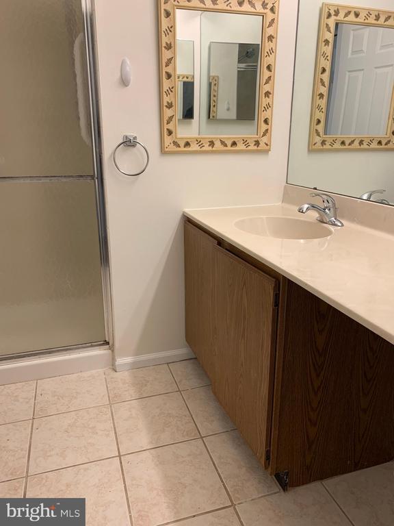 Building Photo - 1905 Bennett Pl