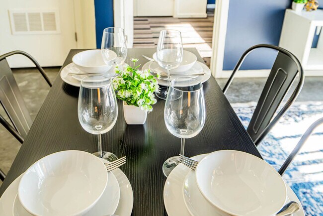 Building Photo - 333 E Roosevelt St