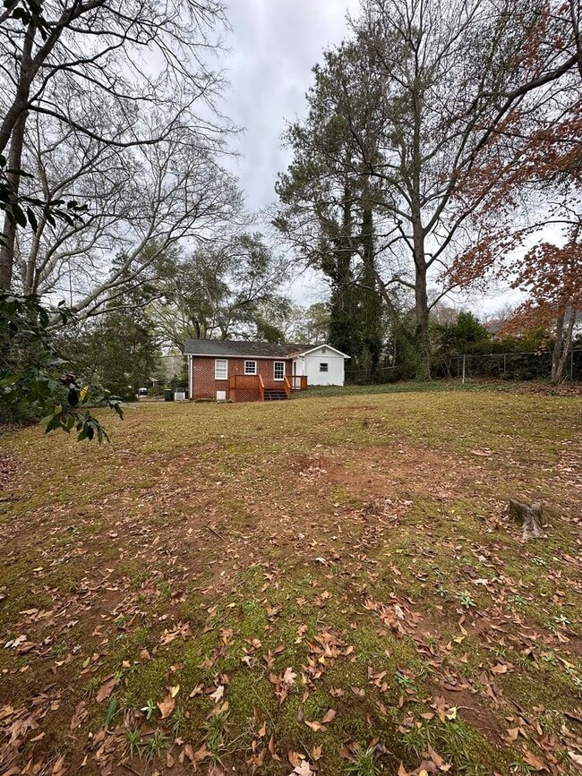 Building Photo - Normaltown Home Move-in ready