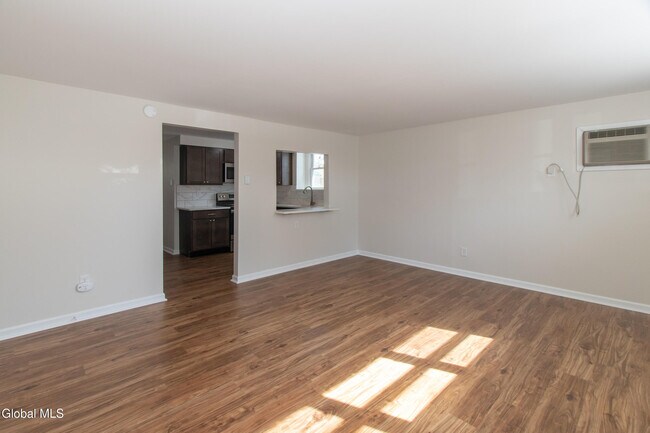 Building Photo - 59 Miller Ave