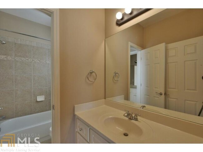 Building Photo - 3474 Hidden Shoals Rd NE