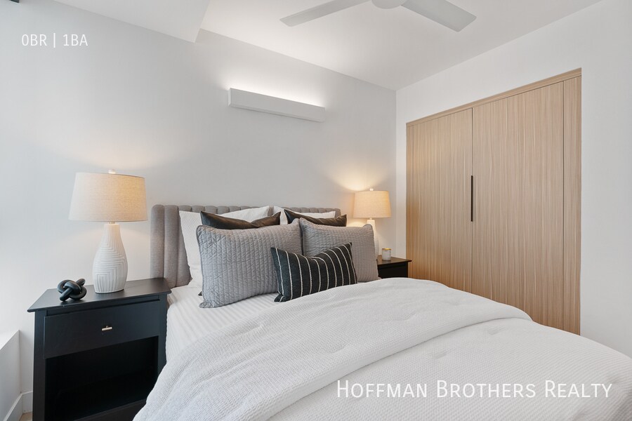 Building Photo - 3688 Overland Ave