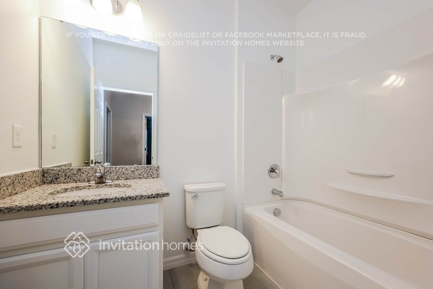 Building Photo - 4265 Gumbo Limbo Dr