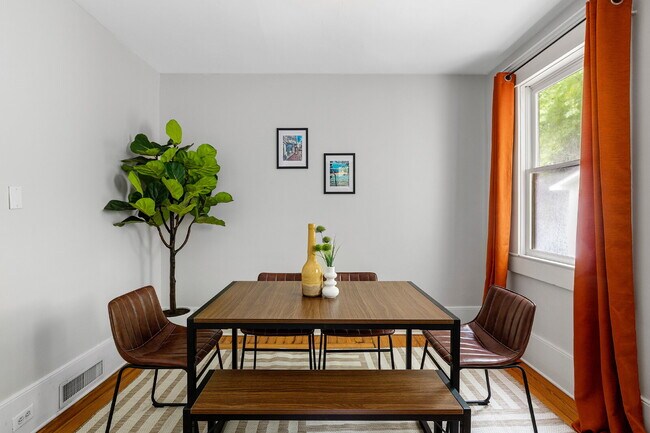 Building Photo - Preleasing for July 15, 2027 | Fully Furnished 3BR Near USC