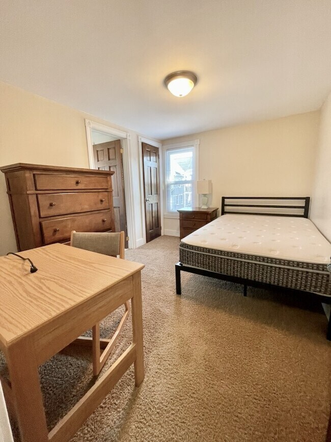 Building Photo - 1145 Isabella Ct