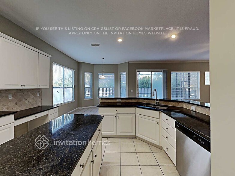 Building Photo - 1896 Bluebonnet Way