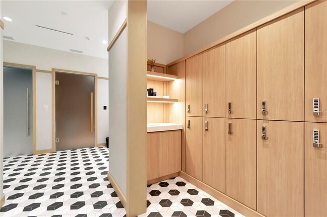 Building Photo - 3101 Bayshore Blvd