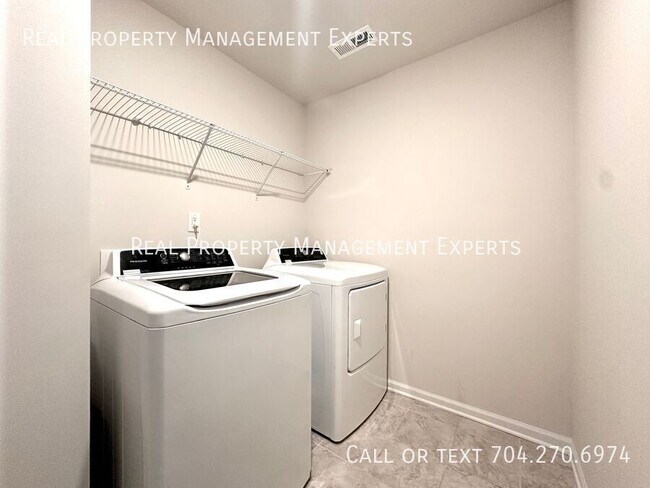 Building Photo - 146 Dogwood Grv Pl