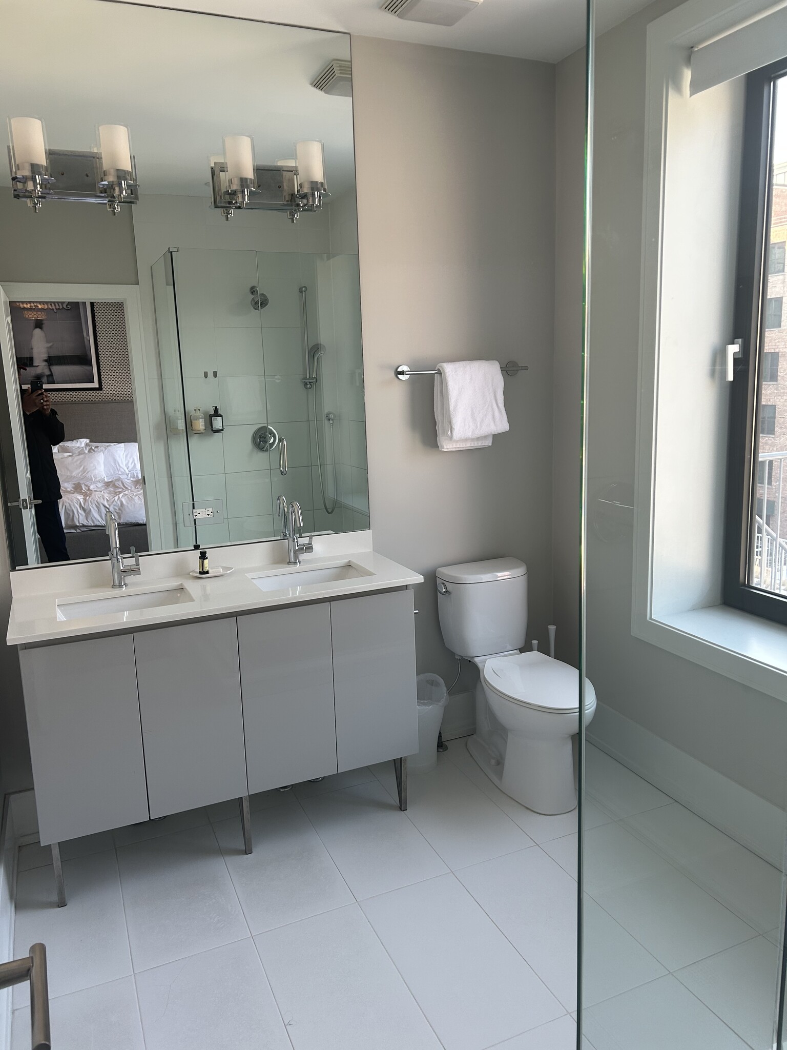 Building Photo - 318 S Halsted St