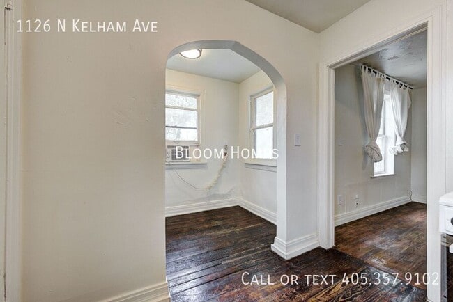 Building Photo - 1126 N Kelham Ave