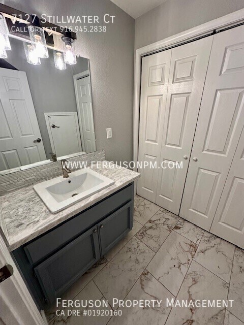 Building Photo - 7127 Stillwater Ct