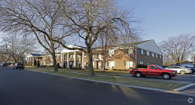 Bristol Court - Bristol Court Apartments