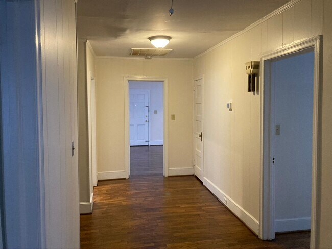 Building Photo - 2831 Burney Dr