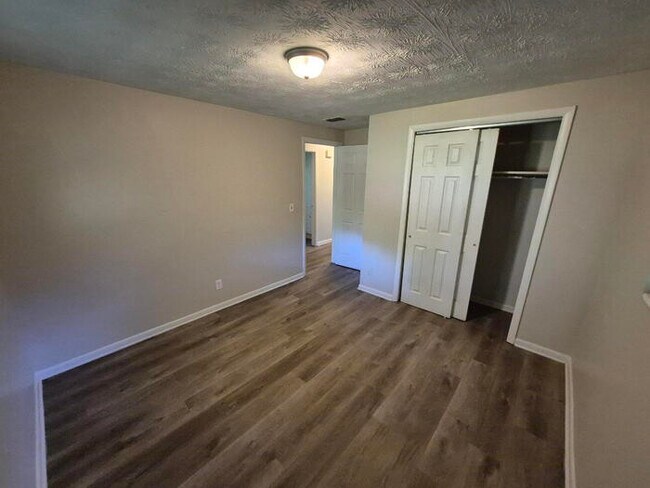 Building Photo - Charming 3 Bedroom Home With Covered Carport