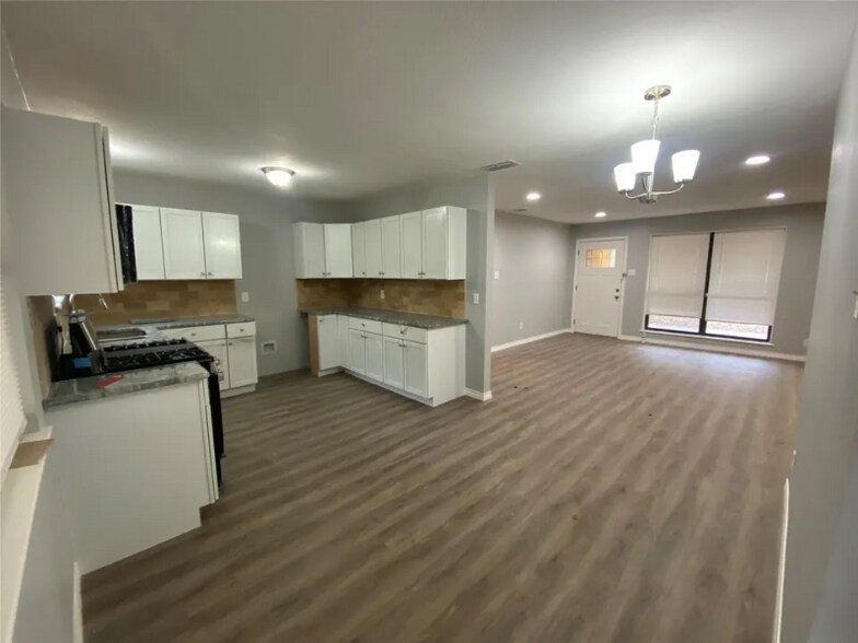 Building Photo - 4606 Harvey Dr