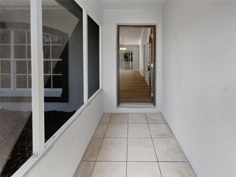 Building Photo - 3053 Draper Terrace