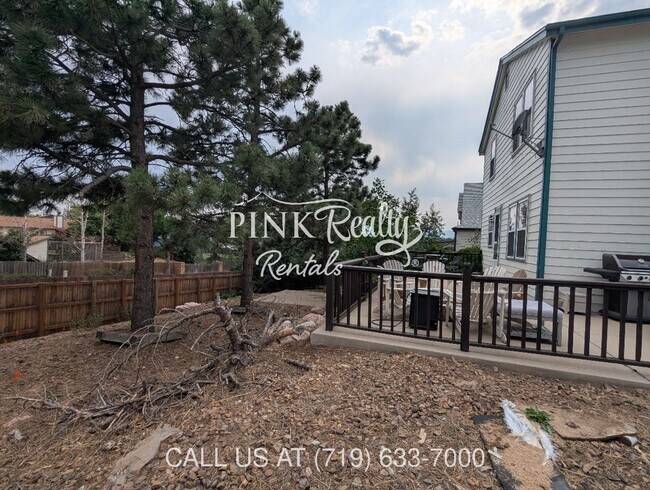 Building Photo - 8560 Avens Cir