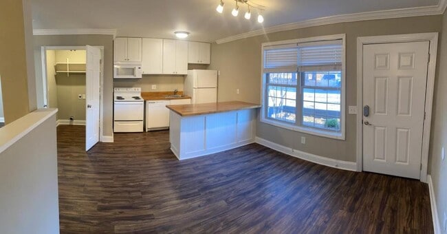 Building Photo - 1435 Fernwood Glendale Rd