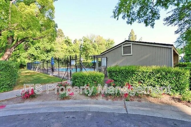 Building Photo - 45 Derow Ct