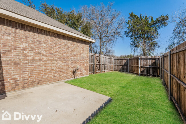 Building Photo - 209 Riverdell North Mews