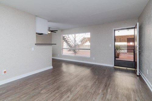 Building Photo - Corona del Norte