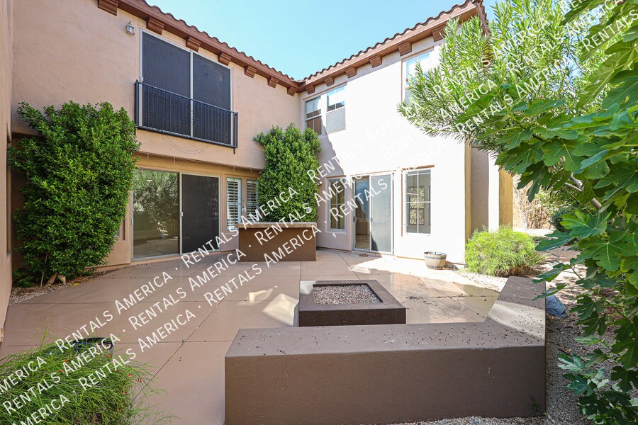 Building Photo - 3966 E Crest Ln