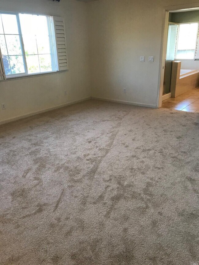 Building Photo - 80 Pinheiro Cir