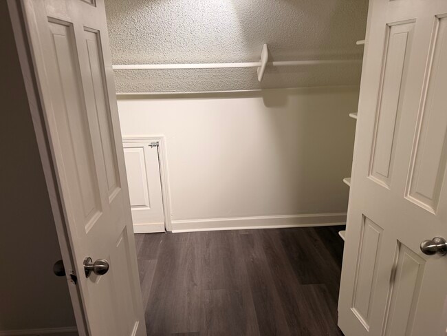 Building Photo - 1213 N 32nd Ave