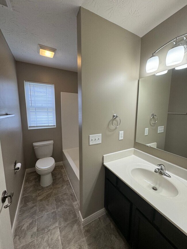 Building Photo - 3976 Abraham Ct