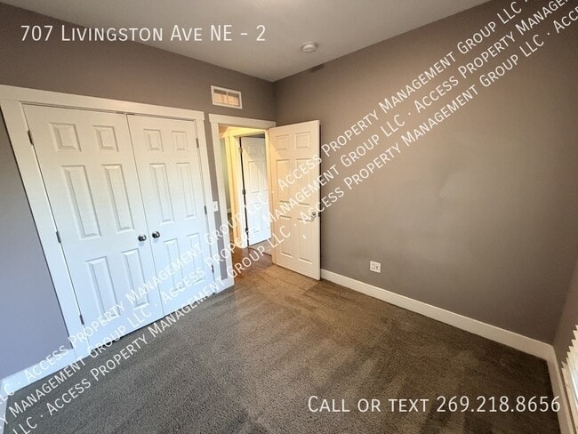Building Photo - 707 Livingston Ave NE