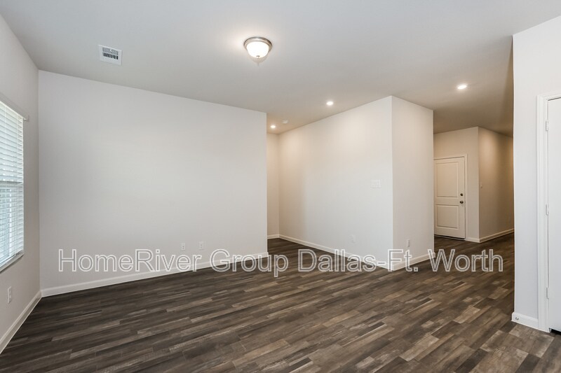 Building Photo - 605 Jameson